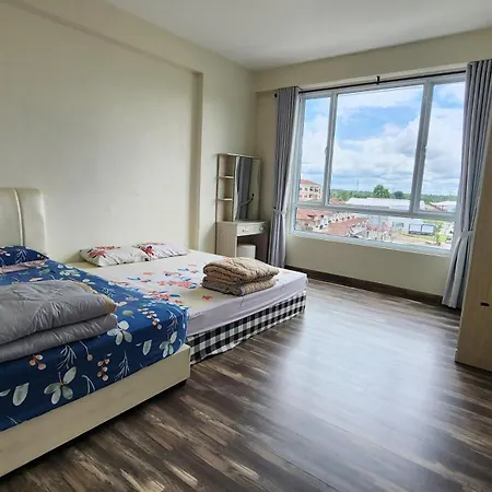 Home 33 Salim Farley Cozy Apartment With Elevator Sibu Exterior photo